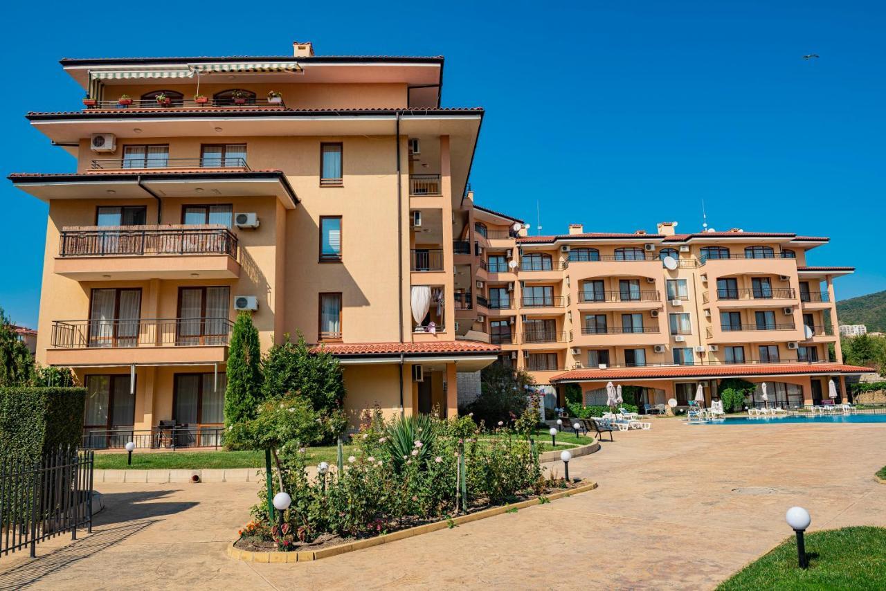 Menada Sky Dreams Apartments Sveti Vlas Buitenkant foto